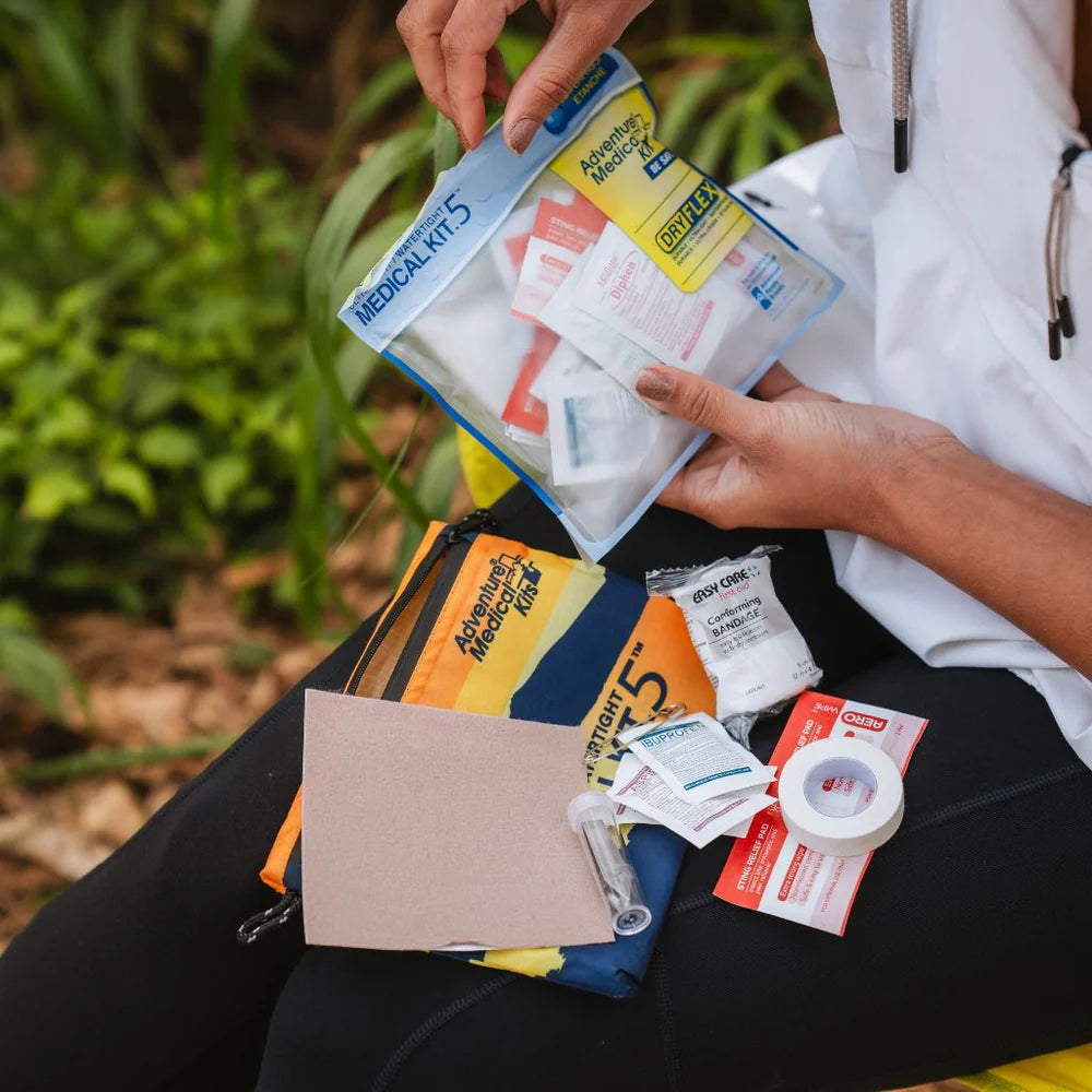Trousse Ultralight/Watertight .5 de Adventure Medical Kits - Pagaie Québec