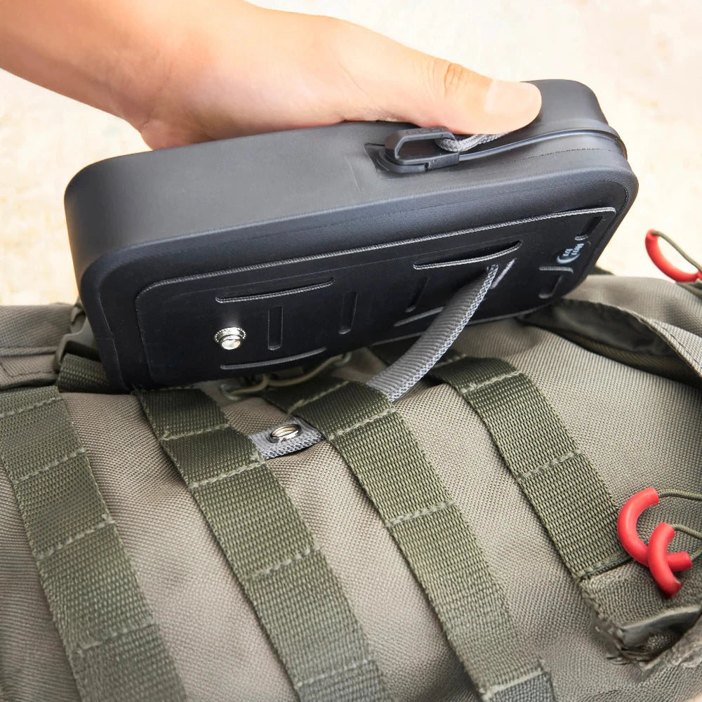 Étui RunOff Waterproof Phone Case Plus de Nite Ize - Pagaie Québec
