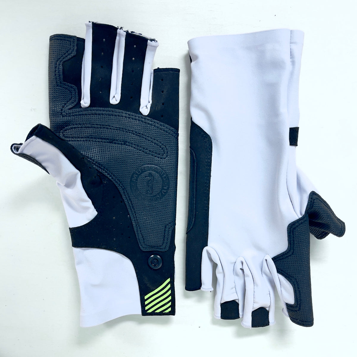 Gants Traction UV Gloves de Mustang Survival - Pagaie Québec
