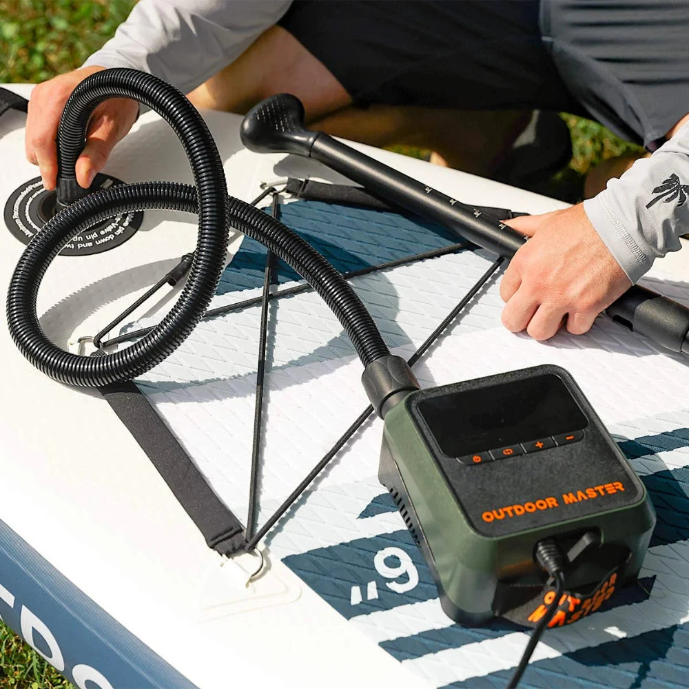 Pompe électrique Cachalot 2 d'Outdoor Master pour iSUP - Pagaie Québec